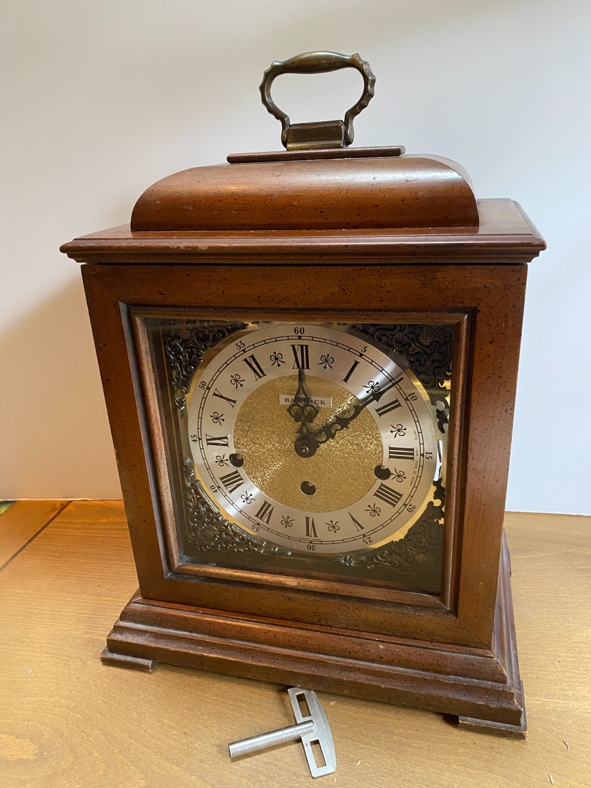 1973 Howard Miller Barwick Triple-Chime Mantel Clock -Hermle 1050-020 -with key 1973 Howard Miller Barwick Triple-Chime Mantel Clock -Hermle 1050-020 -with key