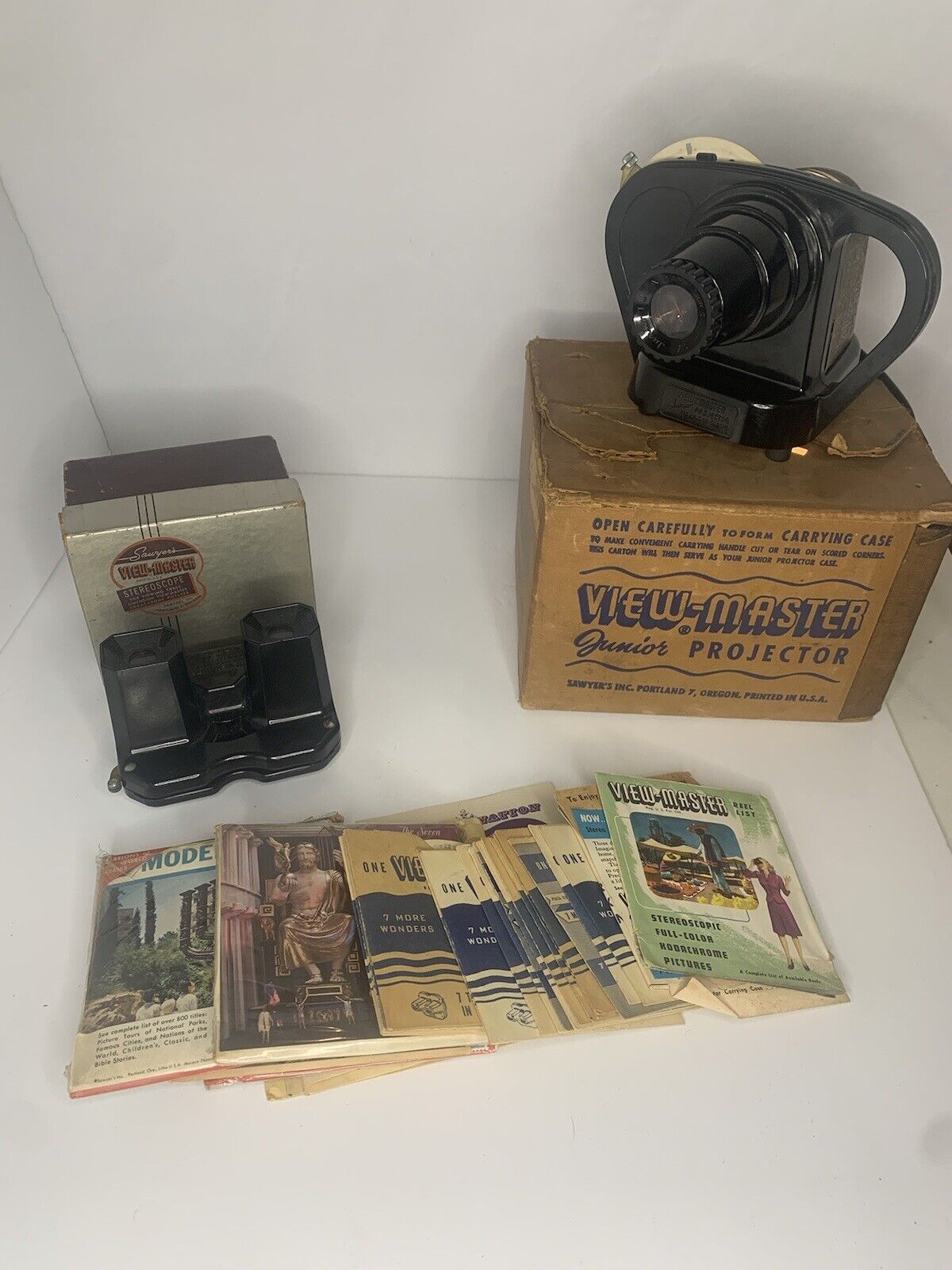 Vintage Sawyer's View-Master Projector, Stereoscope & 30 Reels Bundle