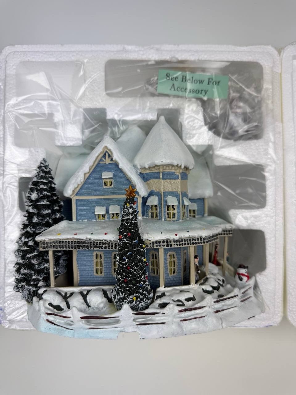 Thomas Kinkade Holiday Bed and Breakfast Hawthorne Village Christmas Lighted COA