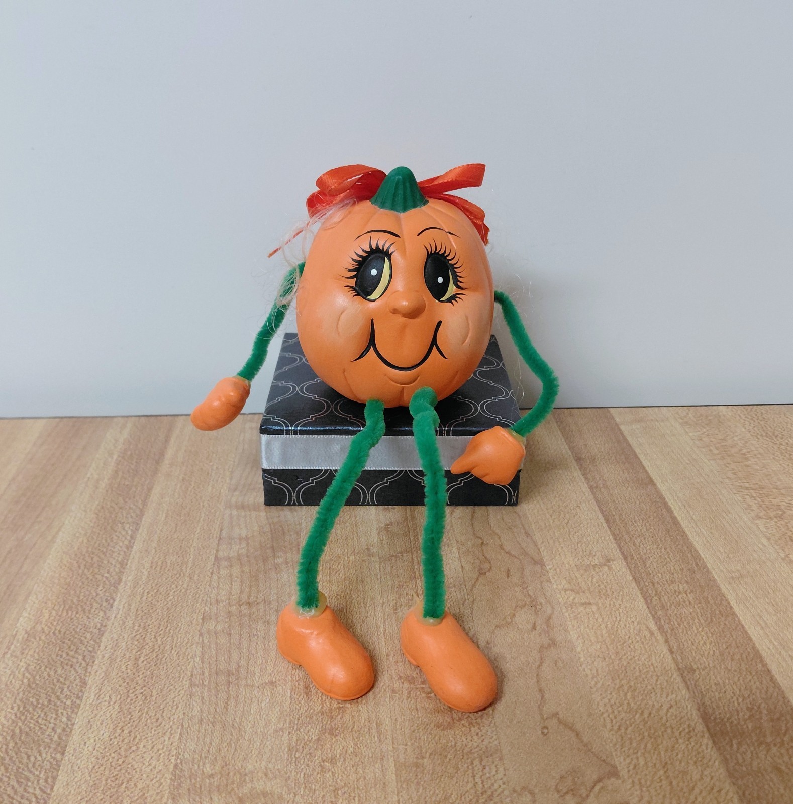 VTG Anthropomorphic Cute Pumpkin Head Shelf Sitter Ceramic Kitsch Pipe Cleaner