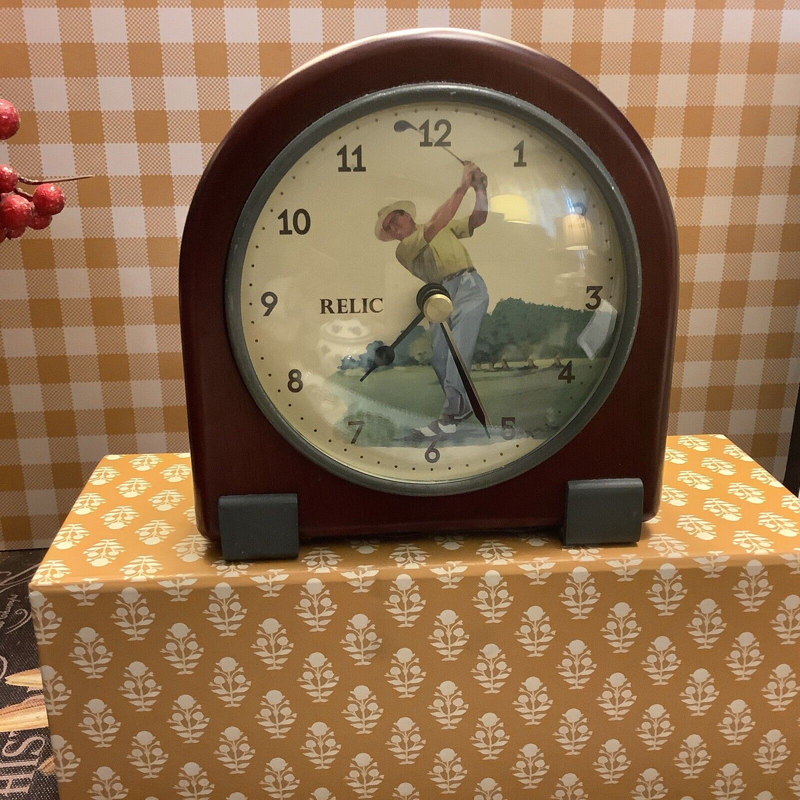 Vintage Golfer Inspired~RELIC~Battery Operated Clock~Excellent~Works~FREE SHIP~