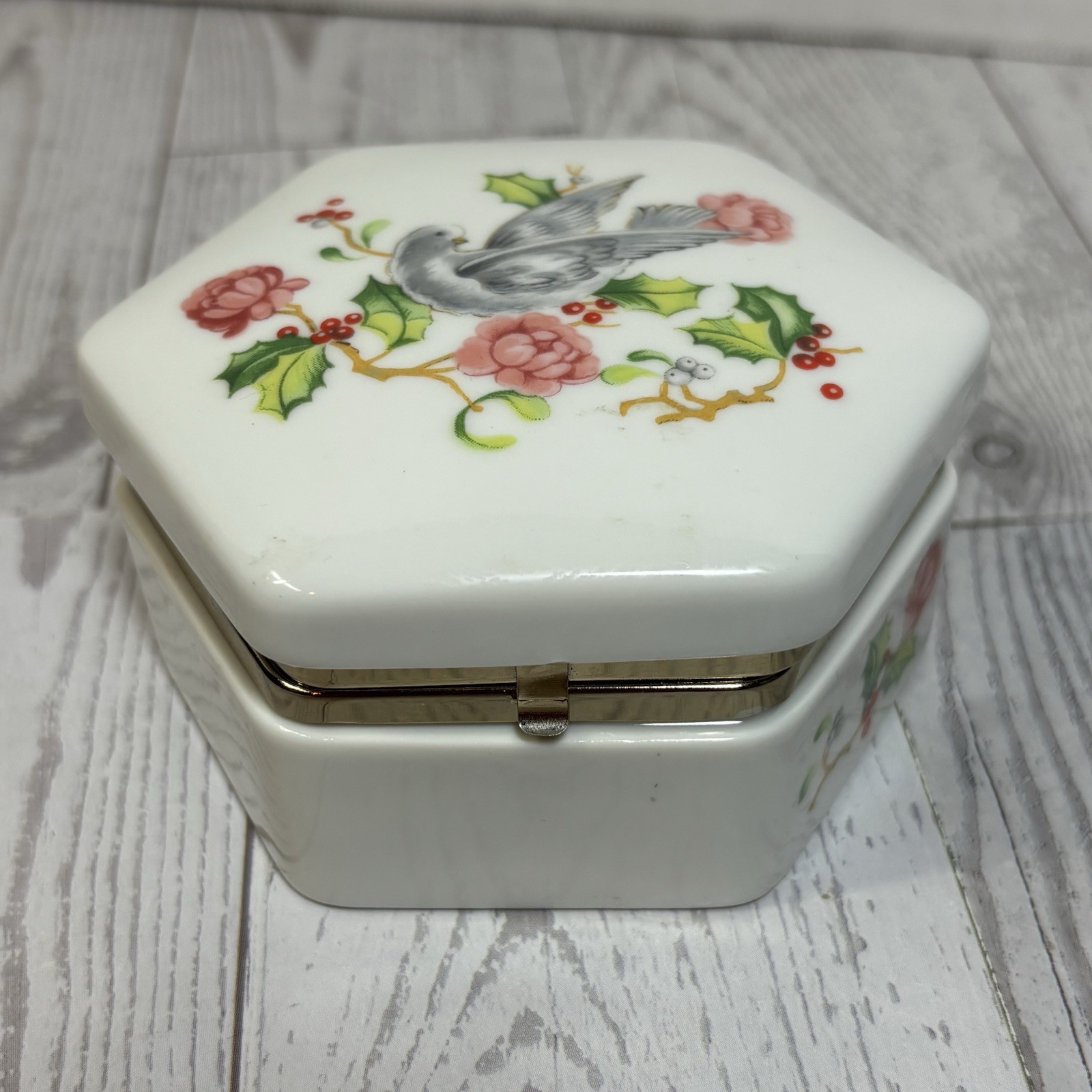 1983 Avon Holiday Greeting Hinged Porcelain Trinket Box Jewlery Bird and Flowers 1983 Avon Holiday Greeting Hinged Porcelain Trinket Box Jewlery Bird and Flowers