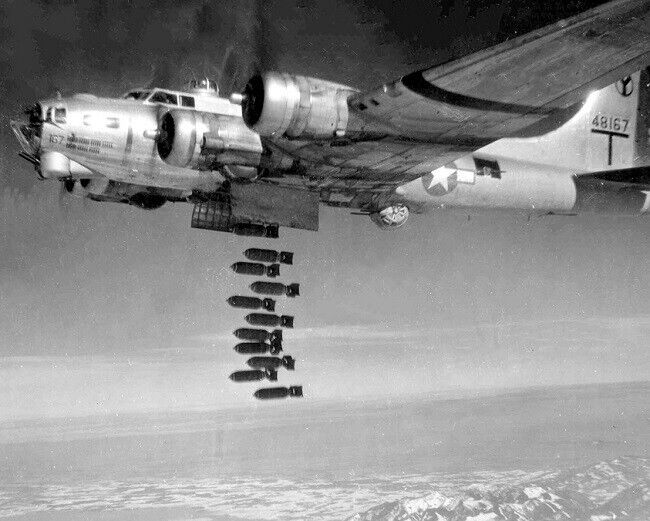 Boeing B-17 Flying Fortress Dropping Bombs over Germany 8x10 WWII WW2 Photo 835a