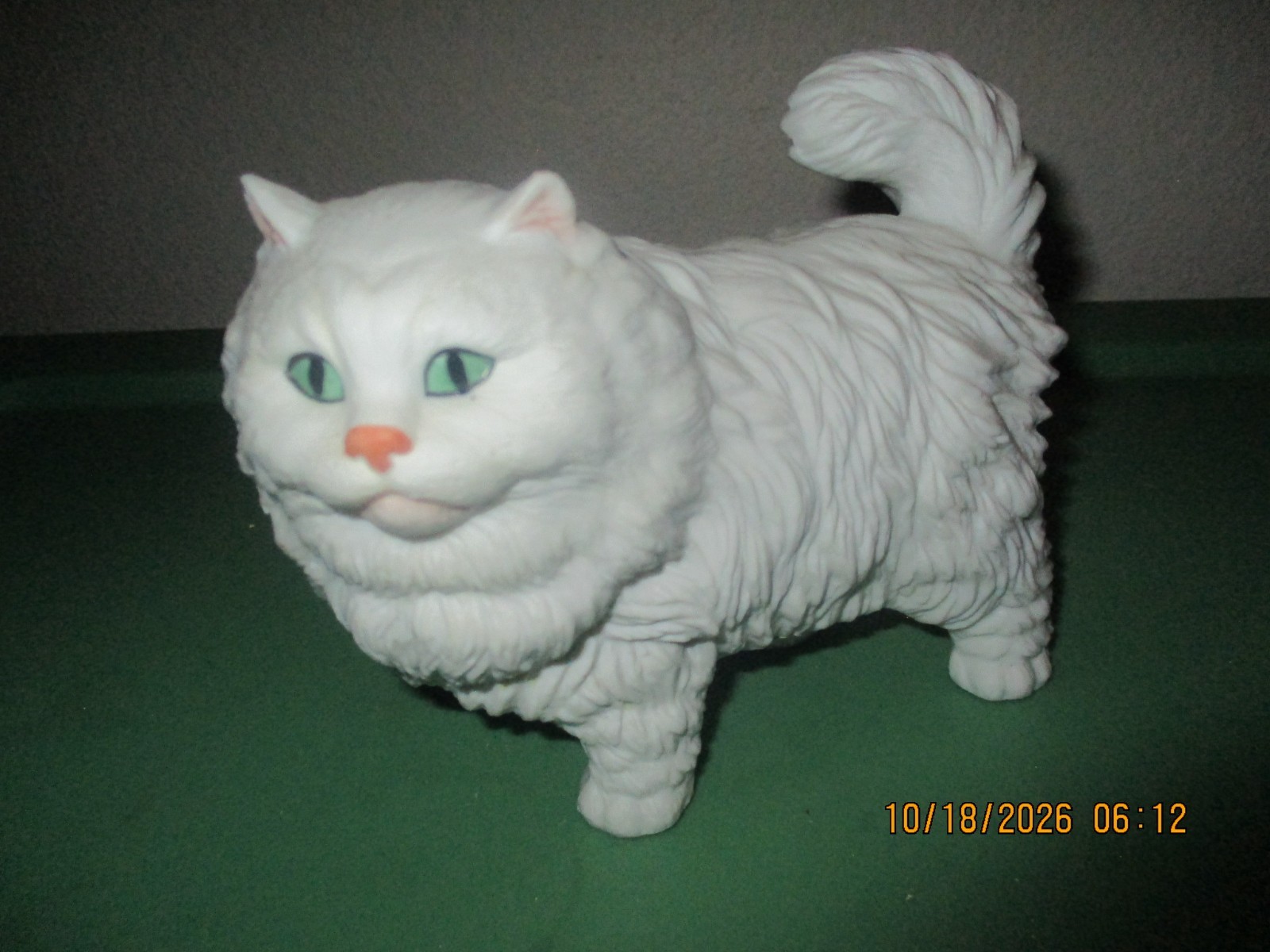 Vintage 1983 Andrea by Sadek Persian Cat Figurine #6898 White  Green Eyes