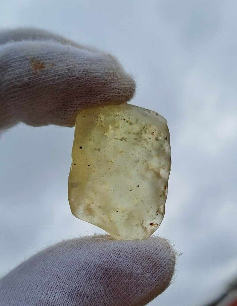 Libyan Desert Glass 12.2g Meteorite Tektite (61 carats) Libyan Gold Tektite