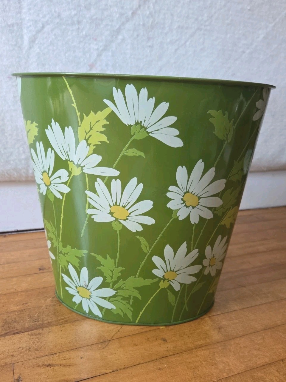 Vintage JV Reed & Co Metal Trash Can 9” tall Green White Daisies Made In USA