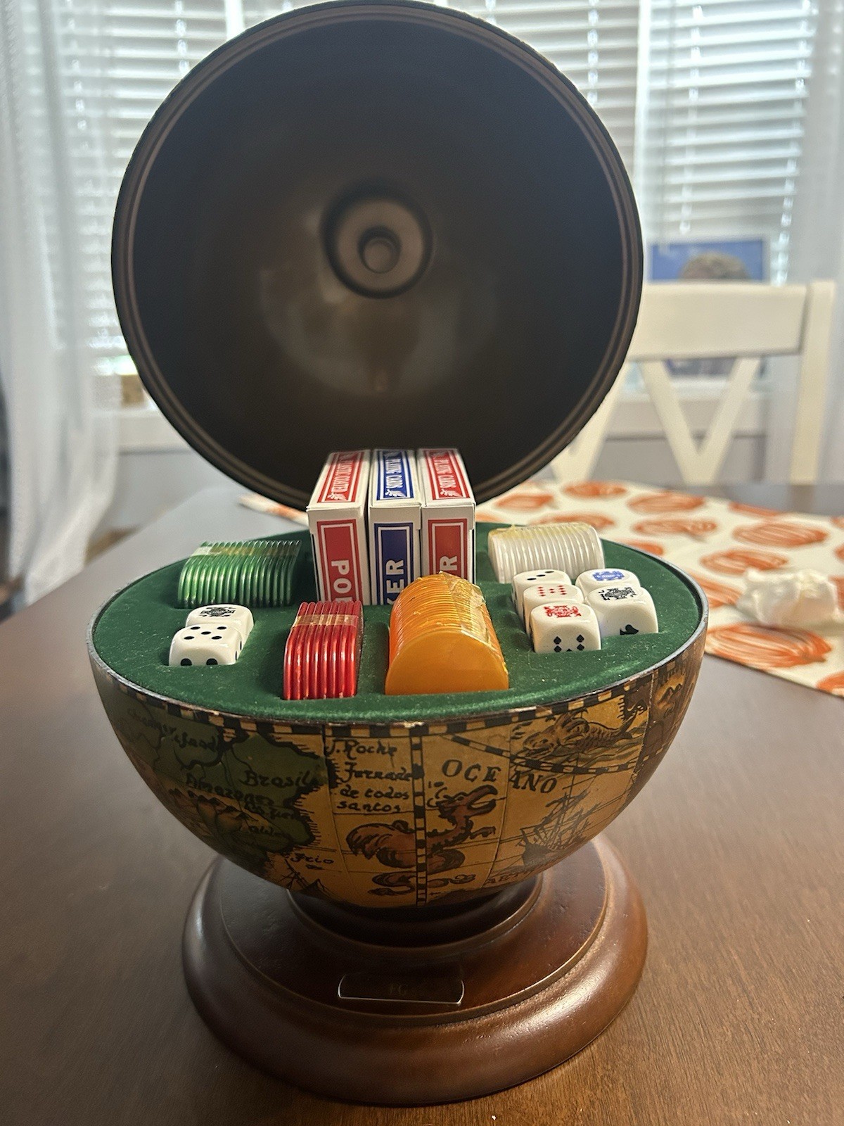 Vintage Italian Globe Poker Set Playing Cards Chips Dice Made in Italy EF