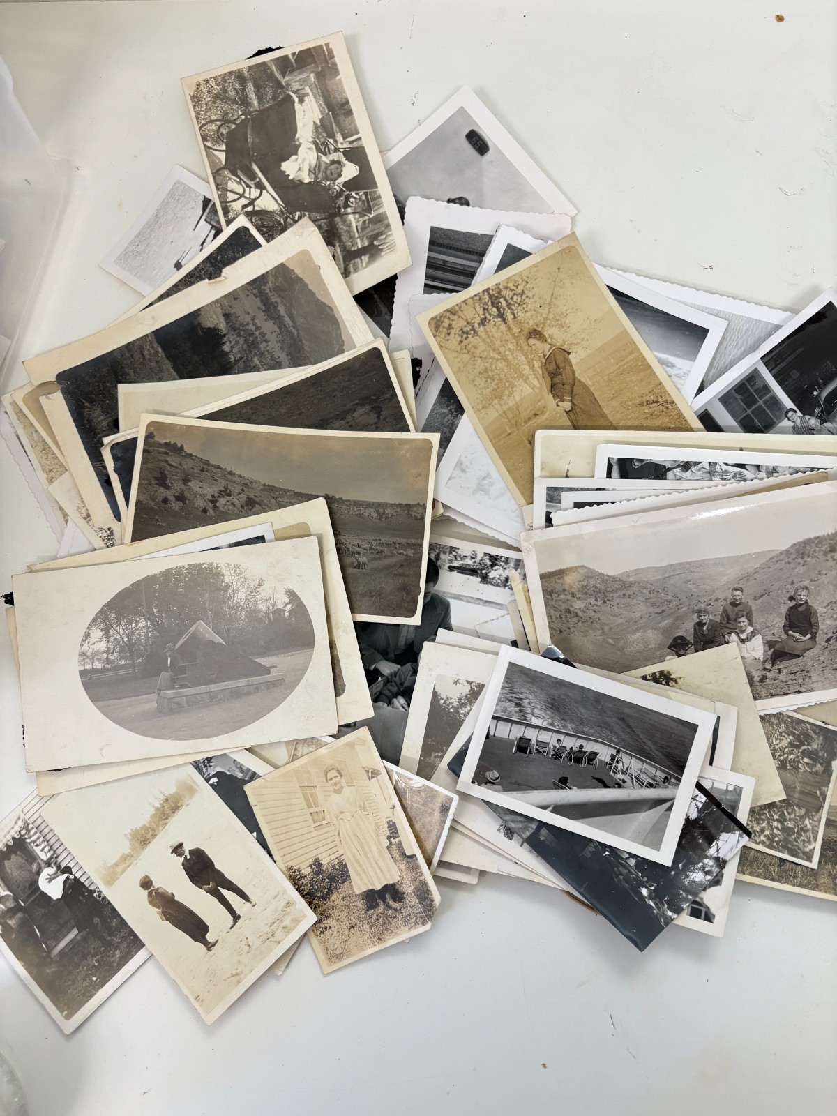 Vintage Photos - Lot of around 70 photos