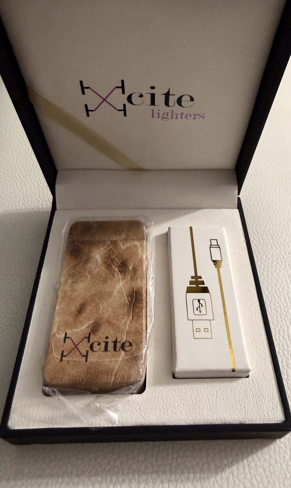Rechargeable Charger Wooden Finish Flip-Top Lighter w/ Boxes, Brown Black Gold