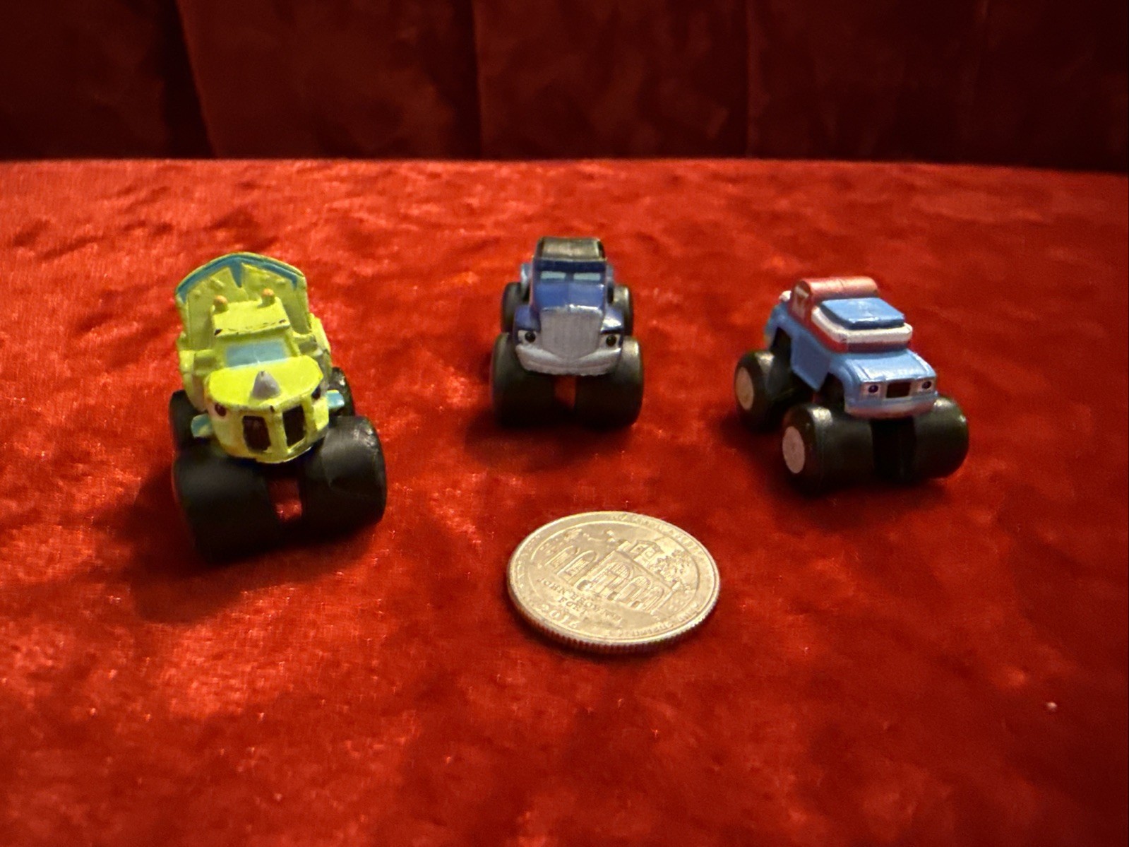 BLAZE AND THE MONSTER MACHINES MINI VEHICLES - CRUSHER TRUCKS CAKE TOPPER (3)