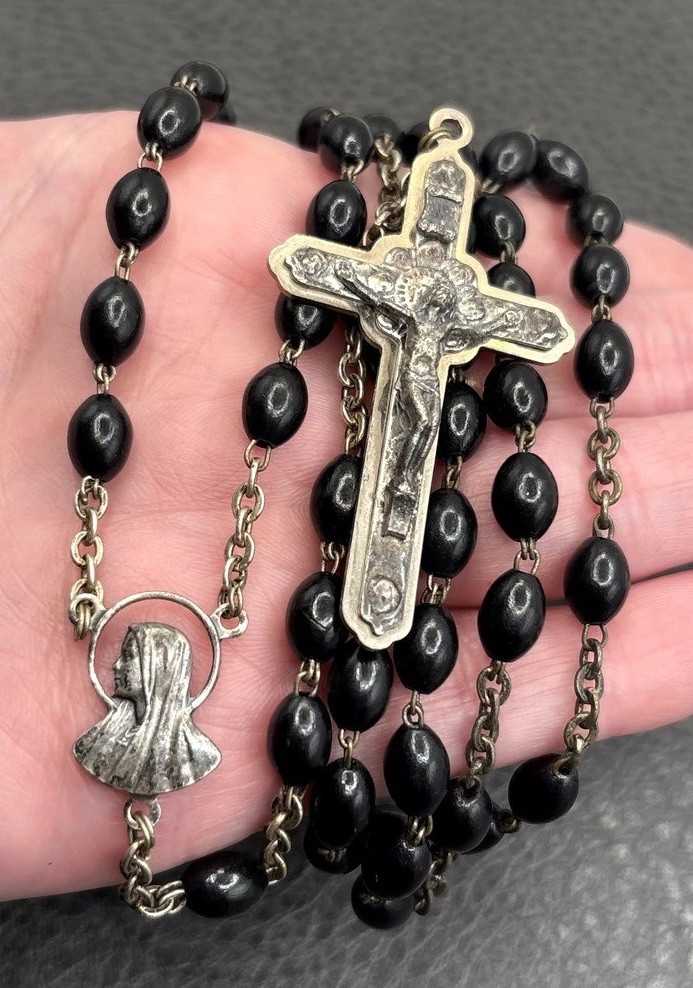 VTG Black Oval Wood Bead Gothic Style Rosary Crucifix Necklace Silver Tone 28”