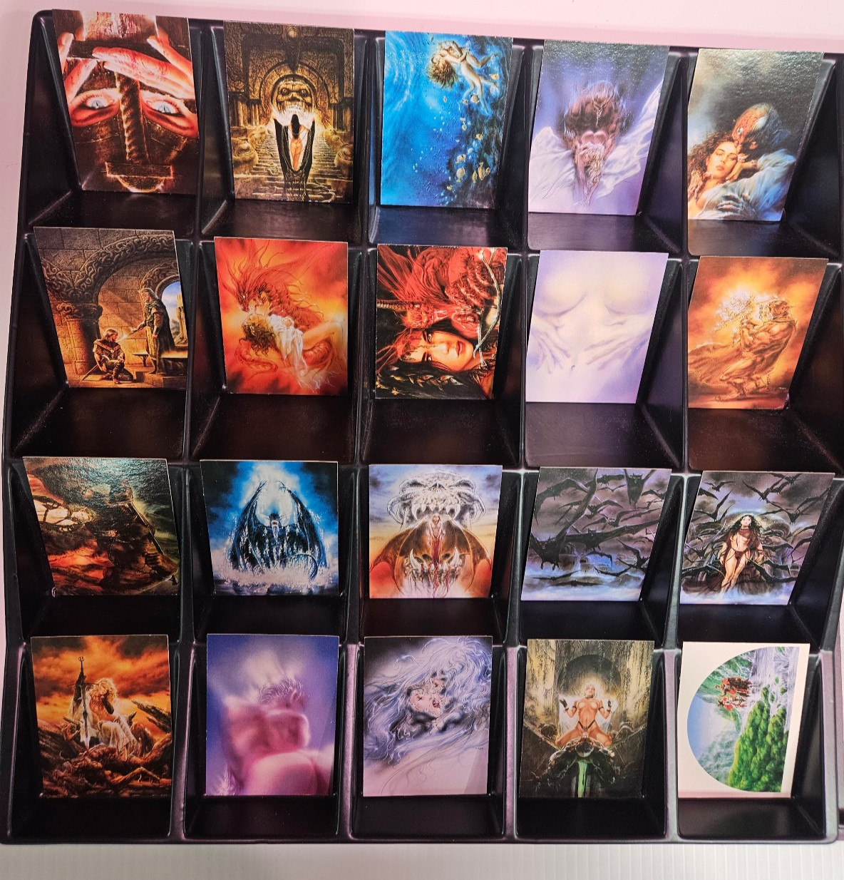 LUIS ROYO SECRET DESIRES - COMPLETE BASE CARD SET OF 72 - 1997 COMIC IMAGES LUIS ROYO SECRET DESIRES - COMPLETE BASE CARD SET OF 72 - 1997 COMIC IMAGES