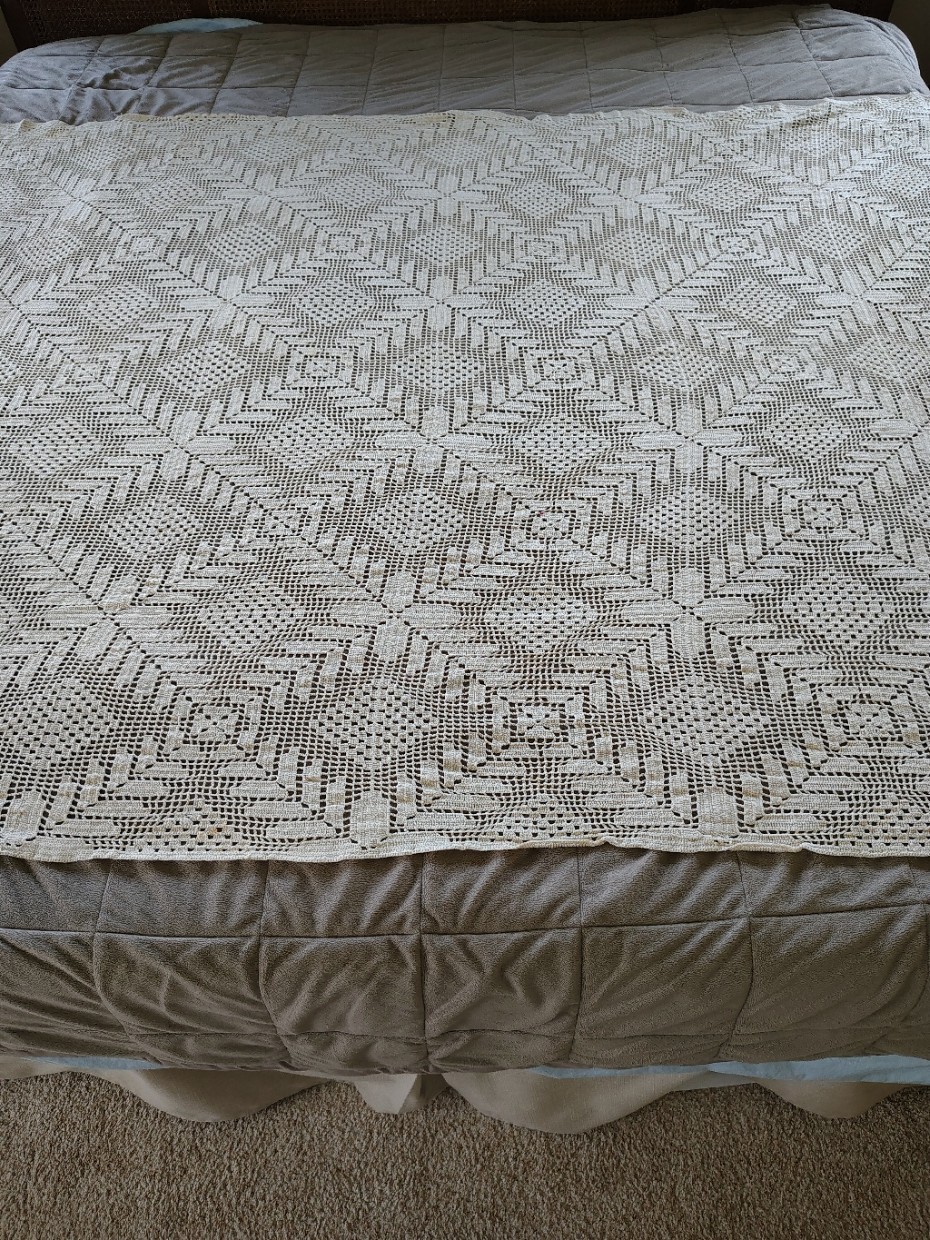 Vintage Hand CROCHETED LACE Ecru Off-White Coverlet 72 in x 57 in Diamond Motif Vintage Hand CROCHETED LACE Ecru Off-White Coverlet 72 in x 57 in Diamond Motif