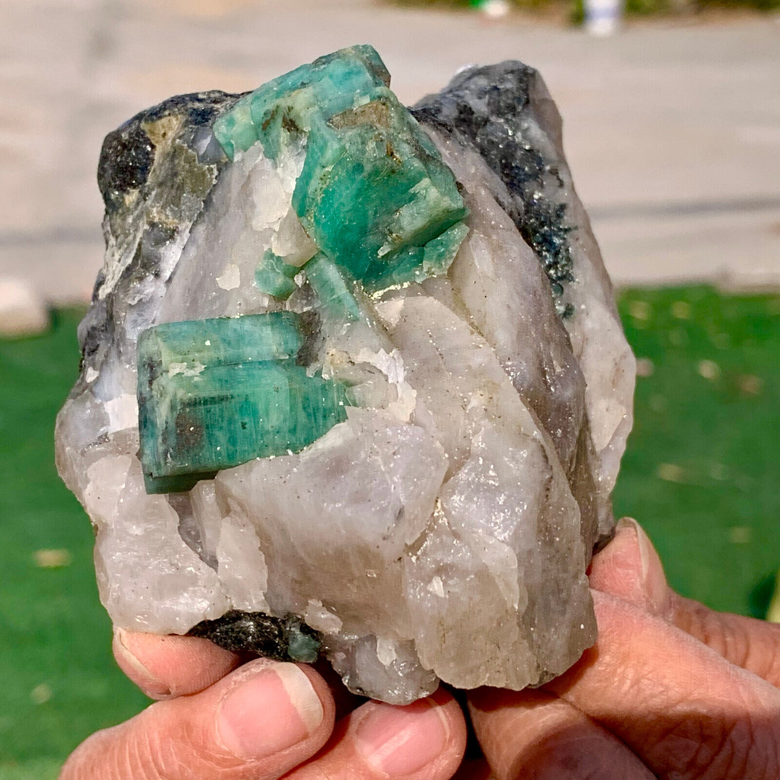 456G  Natural Rare Emerald Gem Crystal Mineral Specimen/China