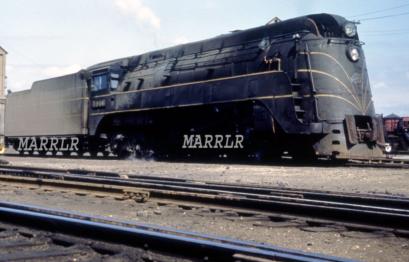 RR Photo-MILWAUKEE ROAD MILW 4006 Single Unit On Siding RR Photo-MILWAUKEE ROAD MILW 4006 Single Unit On Siding