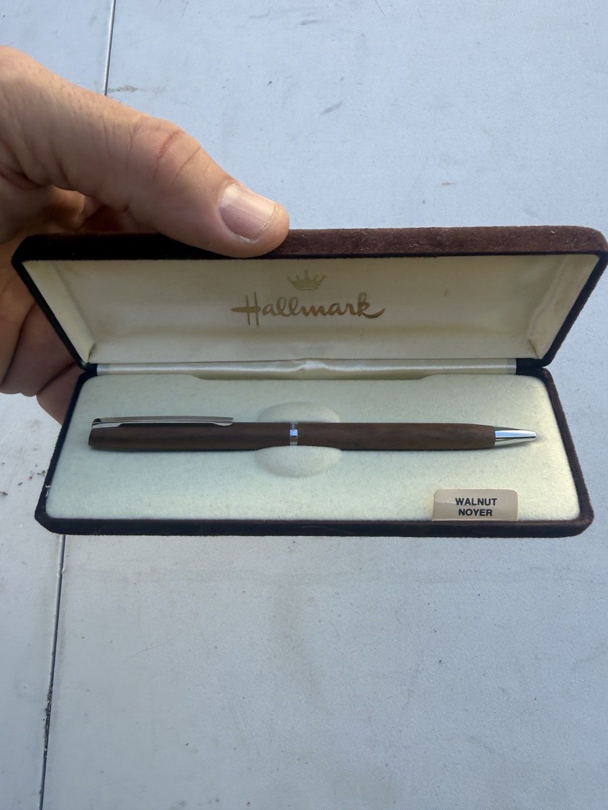 Vintage Hallmark Walnut Wood Pen Engraved Estate w Case z23 Vintage Hallmark Walnut Wood Pen Engraved Estate w Case z23