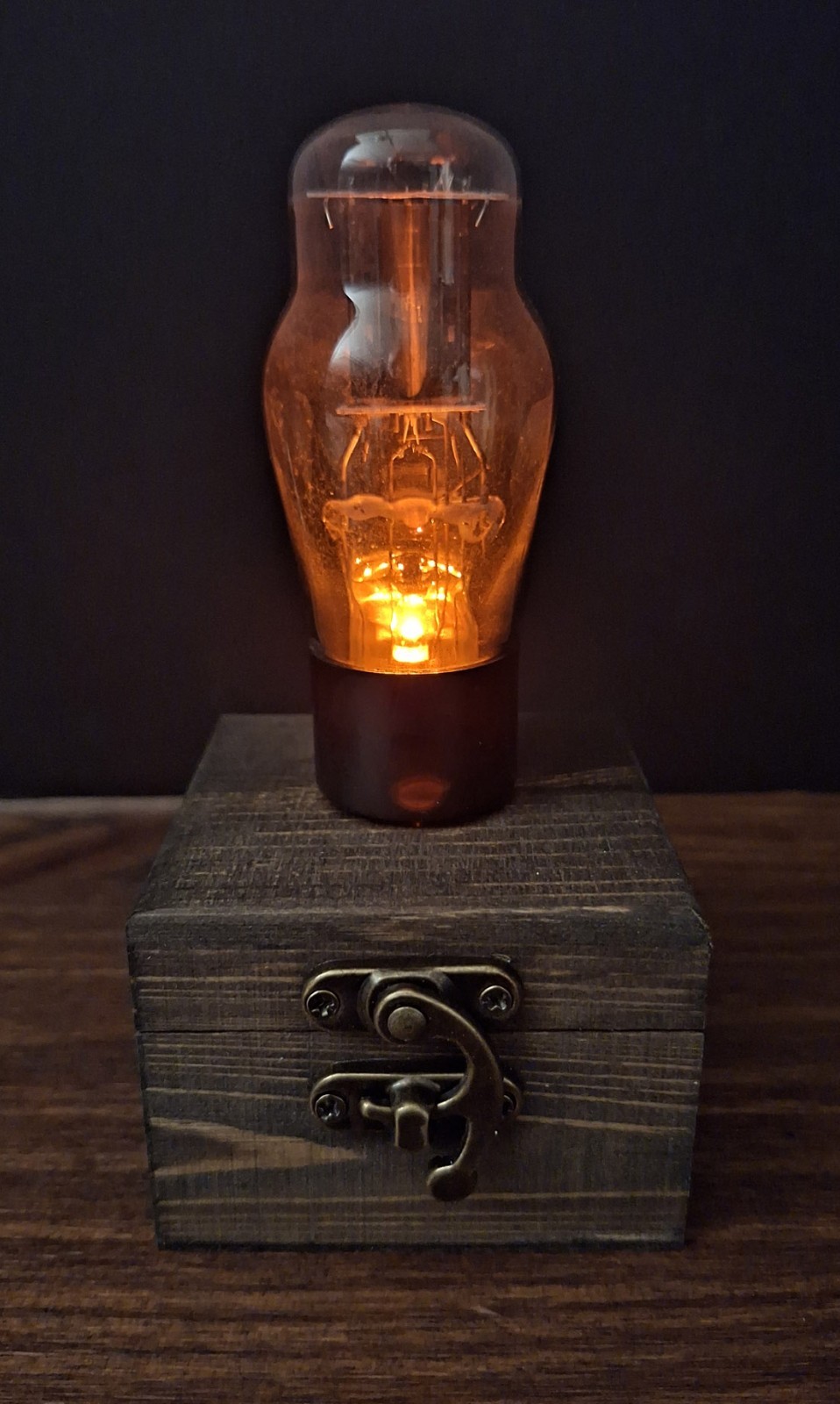Old Vintage Radio Lighted Vacuum Tube - Novelty Night Light / LED Amp Desk Lamp