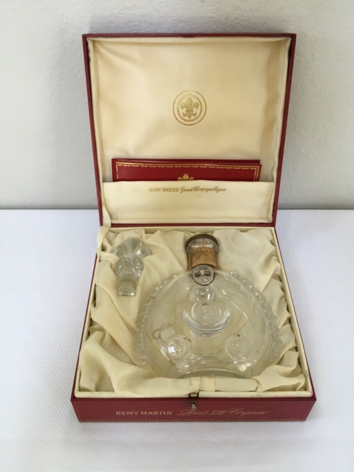 AUTHENTIC REMY MARTIN LOUIS XIII COGNAC BACCARAT CRYSTAL DECANTER EMPTY WITH BOX