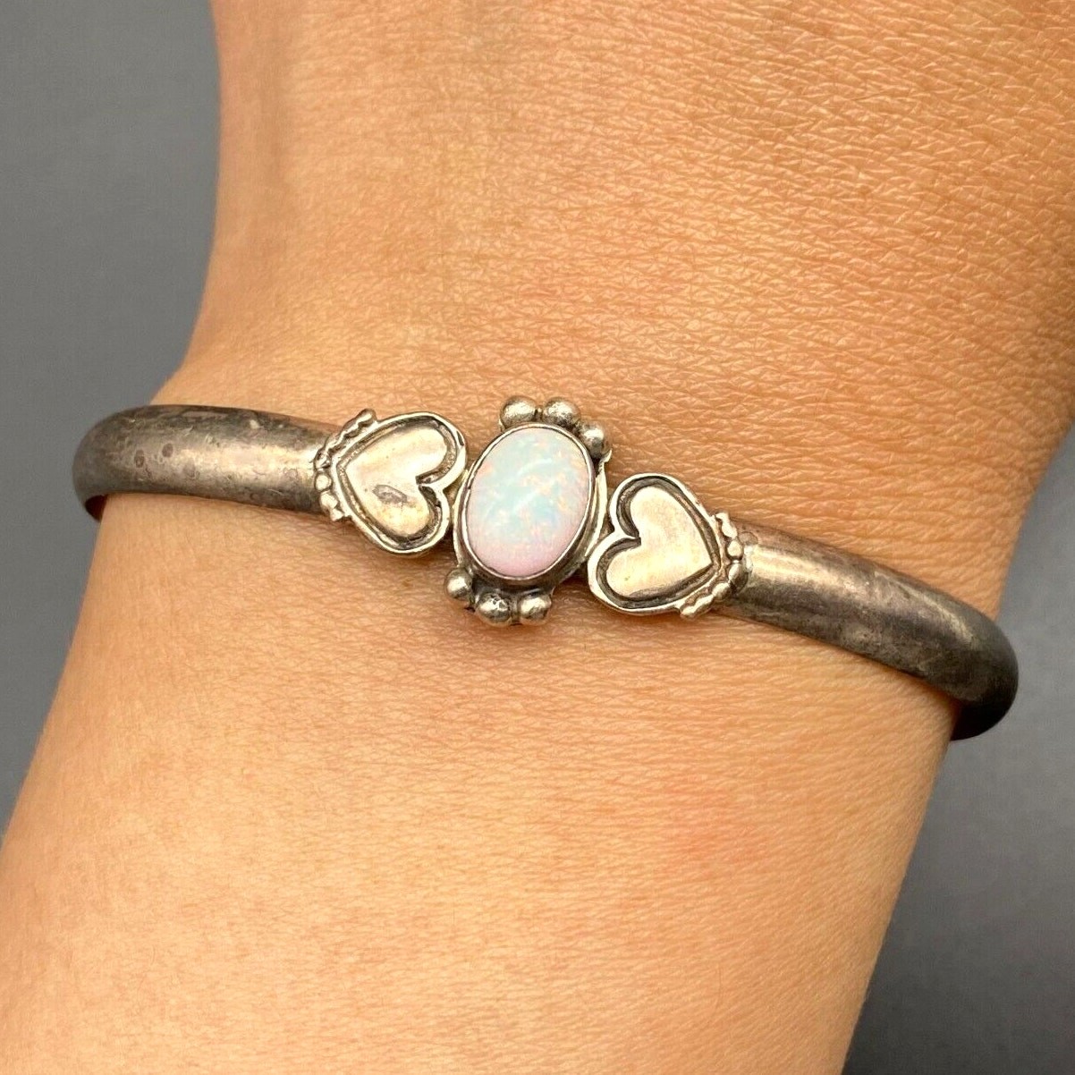 Vintage Cecil Sanders Navajo Heart Lab Opal Sterling Silver Cuff Bracelet 6-1/2\