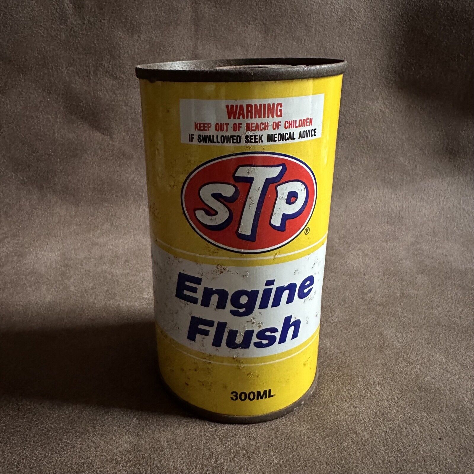 ORIGINAL VINTAGE 1980's STP ENGINE FLUSH AUTO ADVERTISING PETROL TIN MADE IN USA