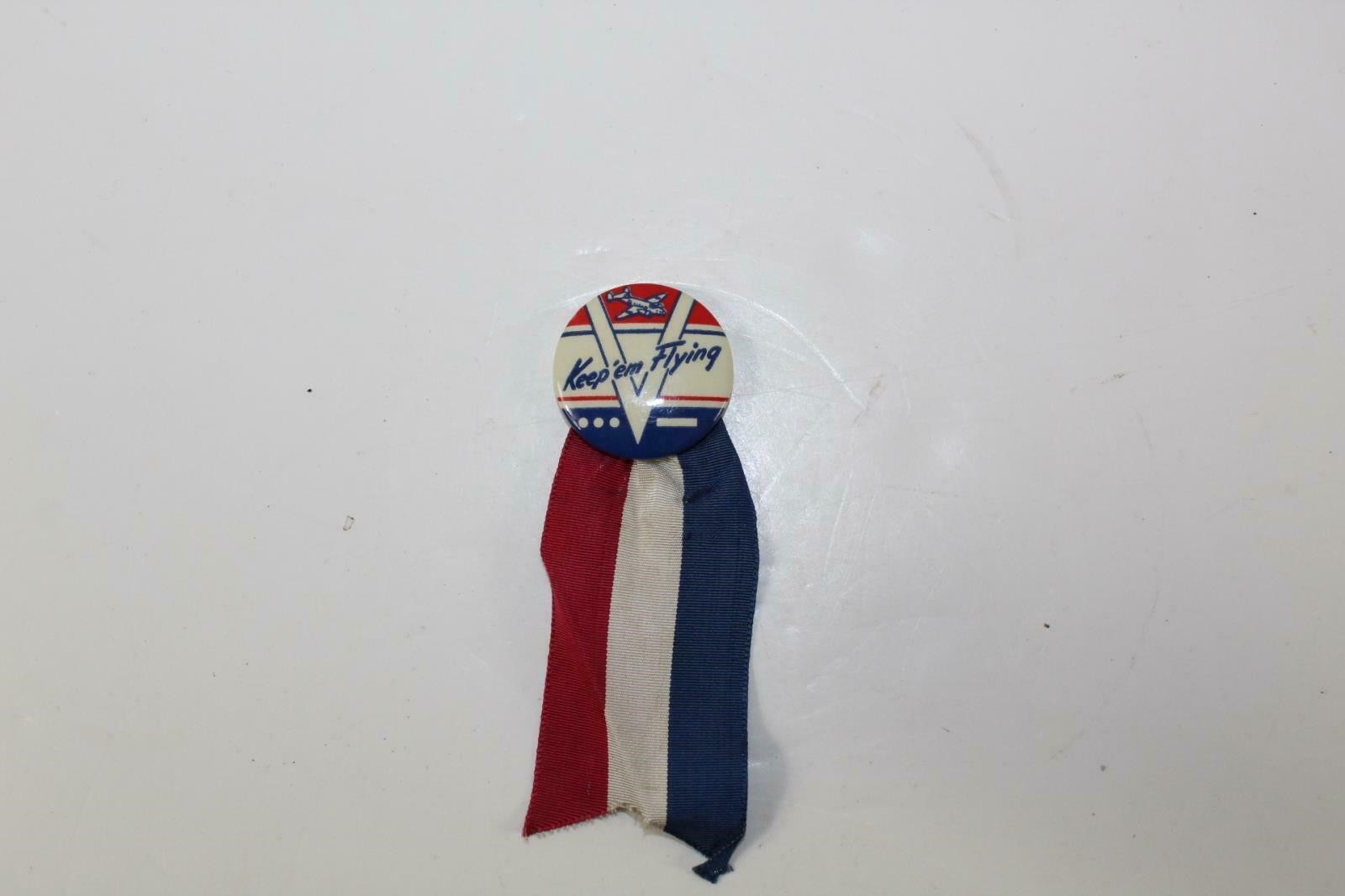  WWII Keep\'em Flying Button Pin with Ribbon Vintage Collectible