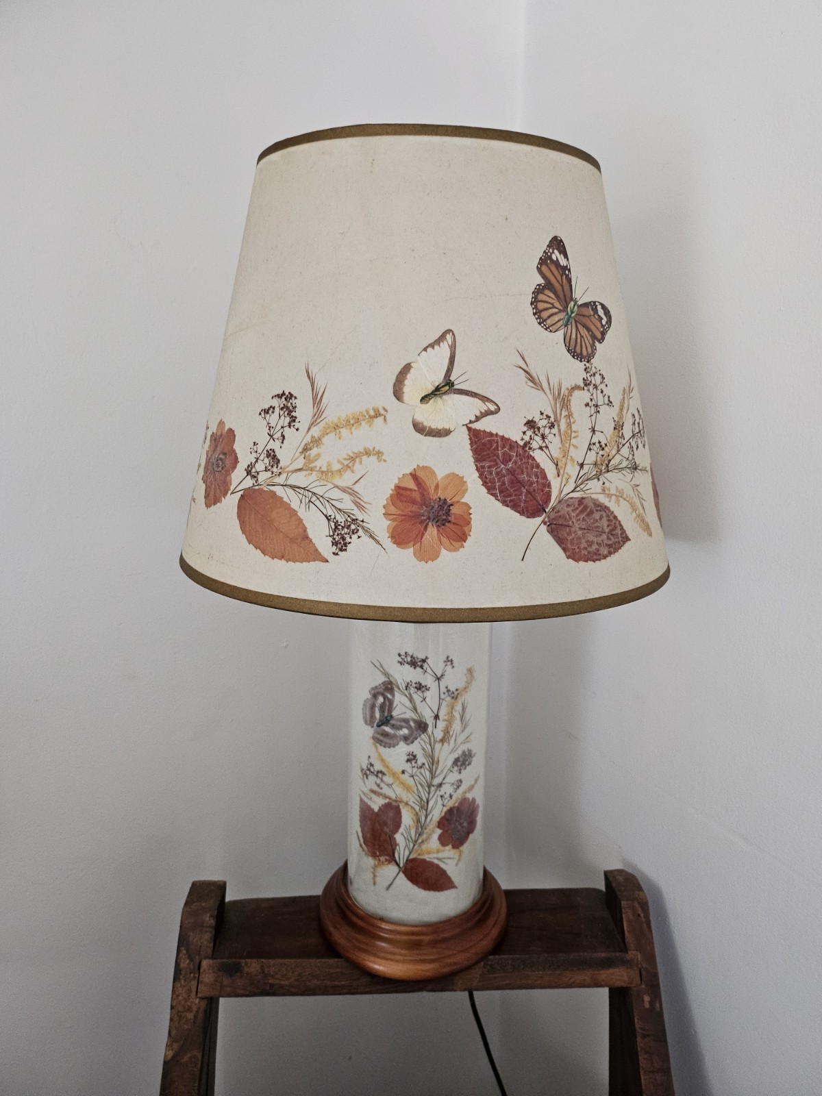 Vtg Van Briggle Style Botanical Lamp  Real Pressed Flowers w Butterfly 24\