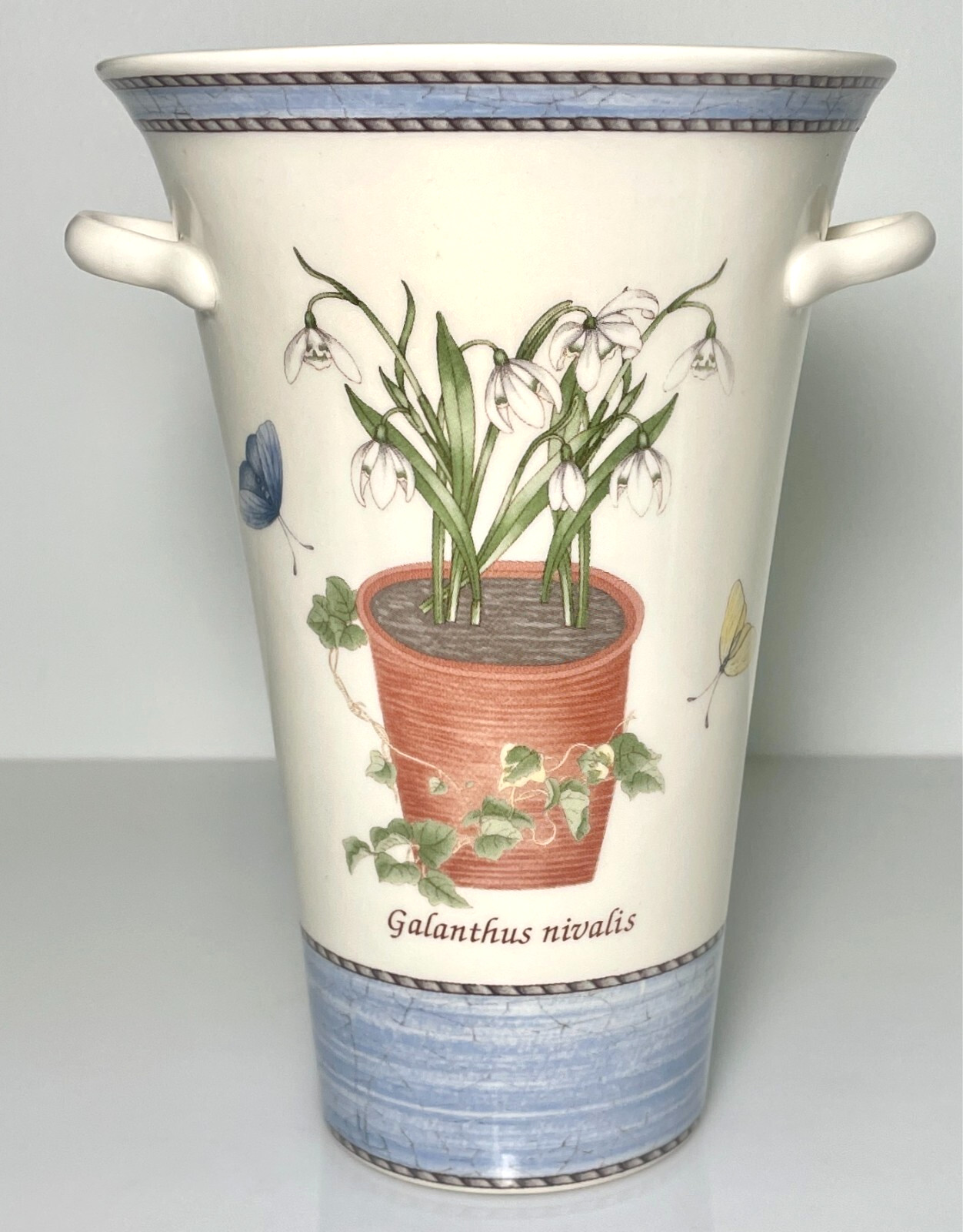 Wedgwood Sarah's Garden Vase 7