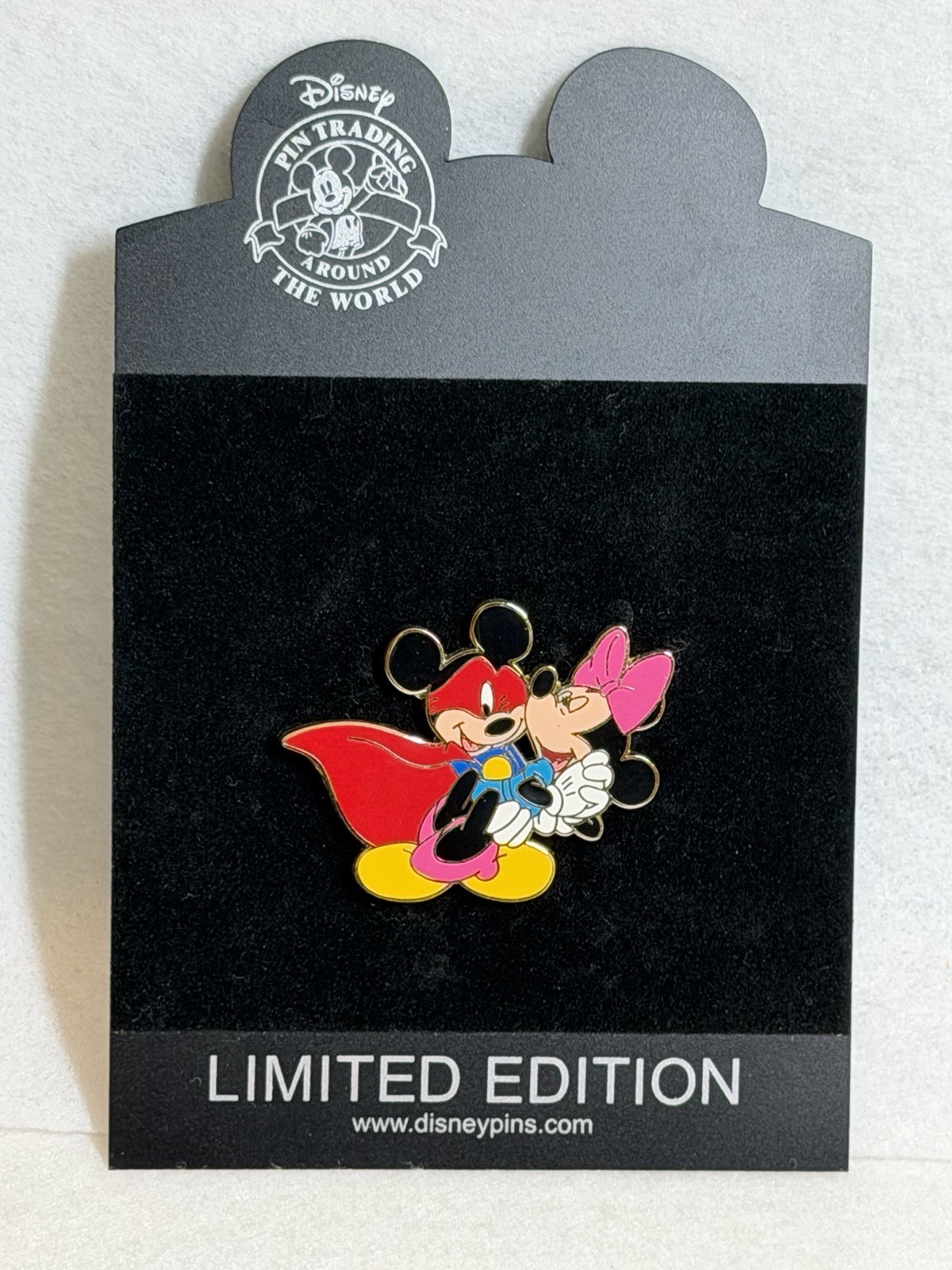 Rare Disney 2007 Super Hero Series Mickey & Minnie Mouse Pin LE 250 Rare Disney 2007 Super Hero Series Mickey & Minnie Mouse Pin LE 250