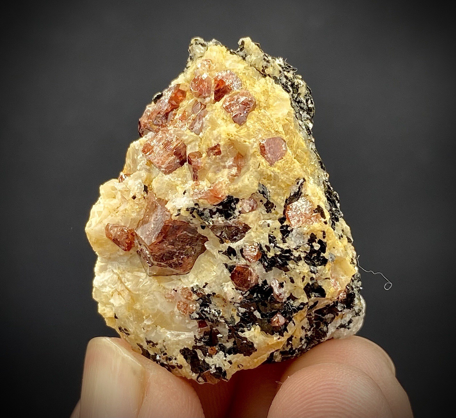 Beautiful Zircon, Pakistan Crystal Mineral (34 Gram,  37x27x23mm)