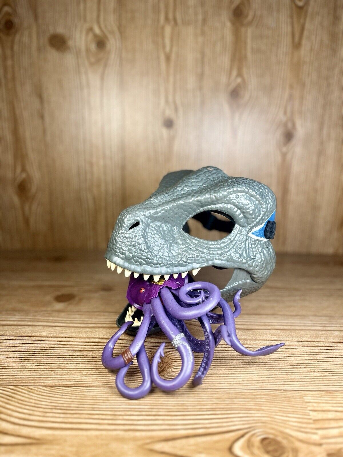  Jurassic World Velociraptor Blue Dinosaur Moving Mask Role Play Mattel 2018