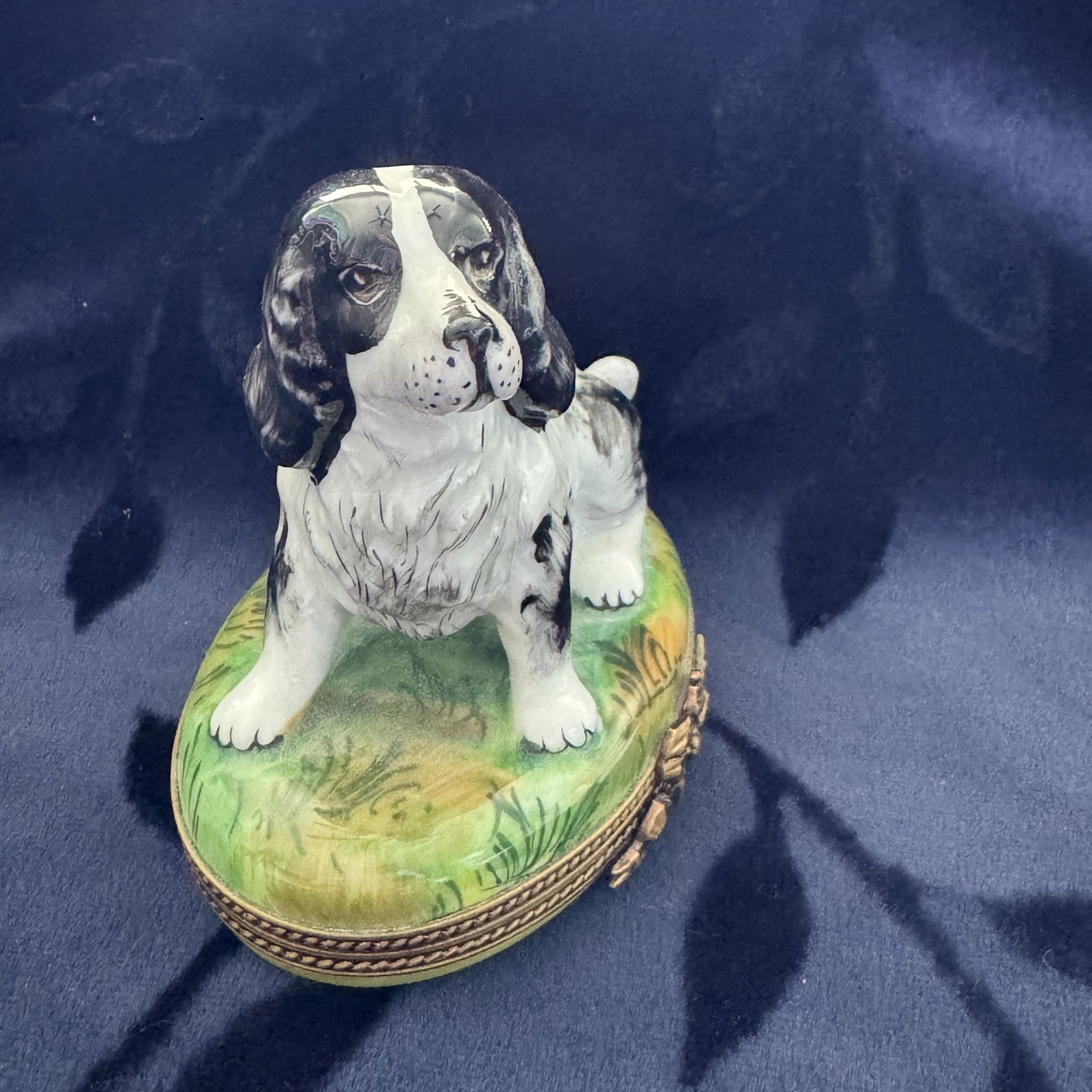 LIMOGES France PEINT MAIN HINGED Trinket Box SPANIEL Dog Puppy PV-MARQUE DEPOSEE