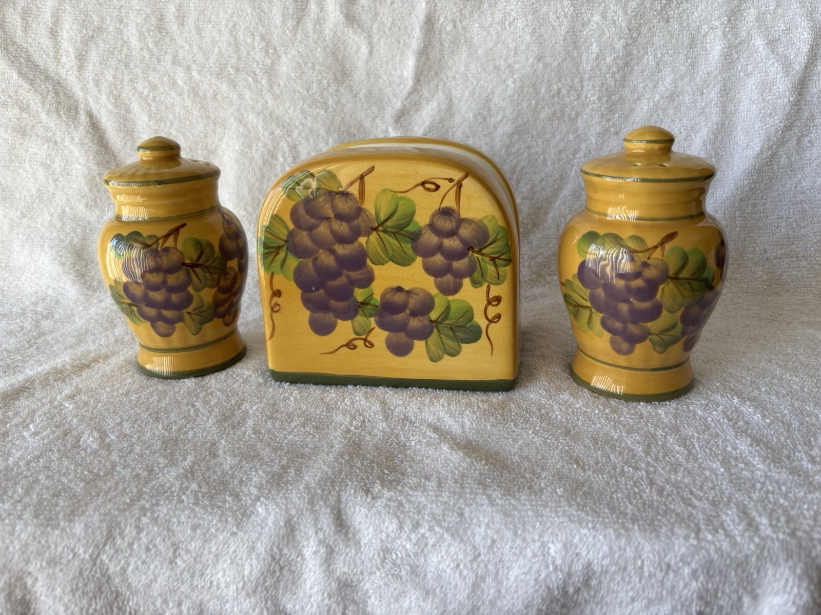 Casa Vero Napkin Holder And Salt & Shaker