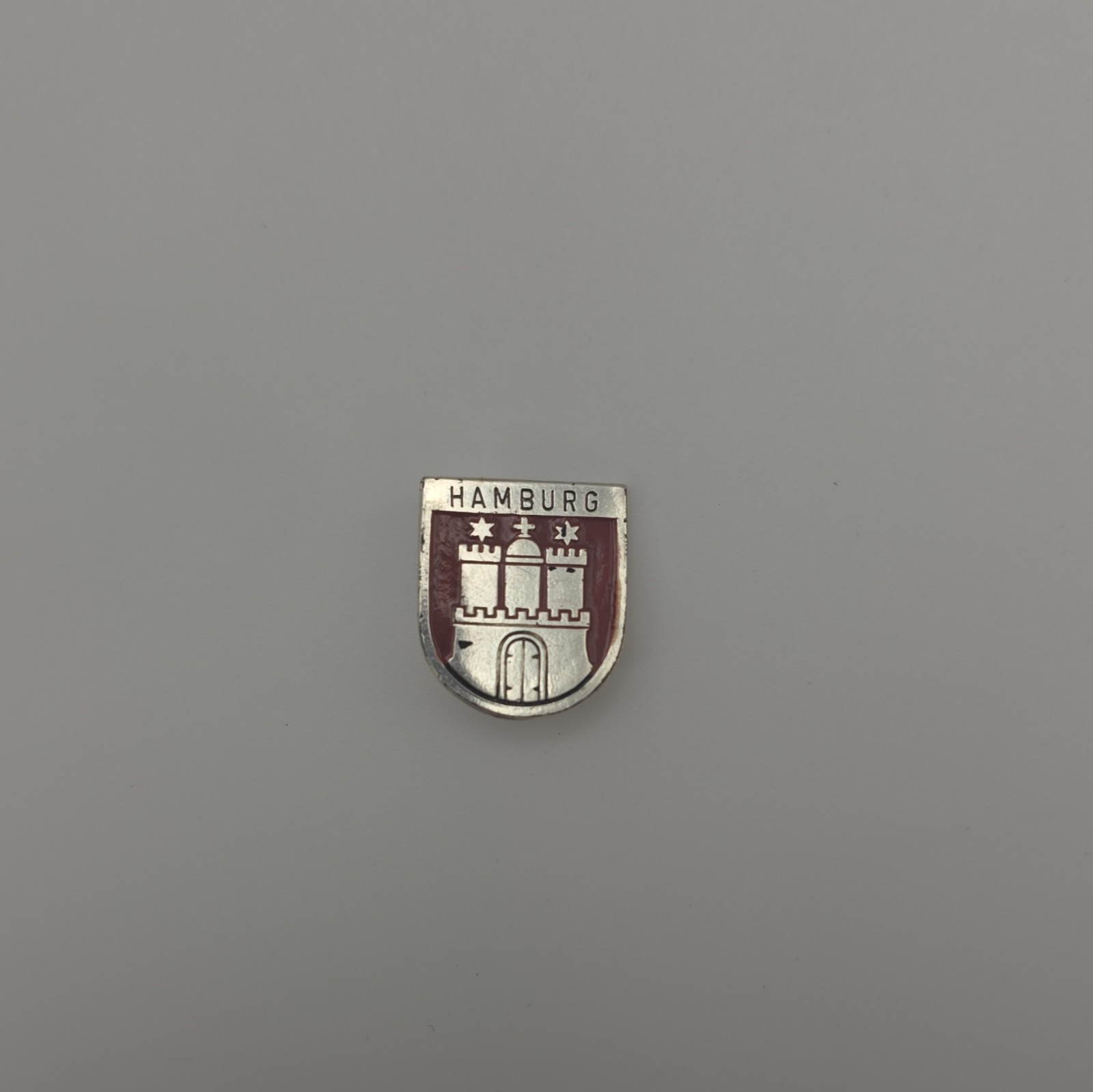 Vintage Hamburg Crest Souvenir Enamel Pinback Badge - Souvenirs & Travel