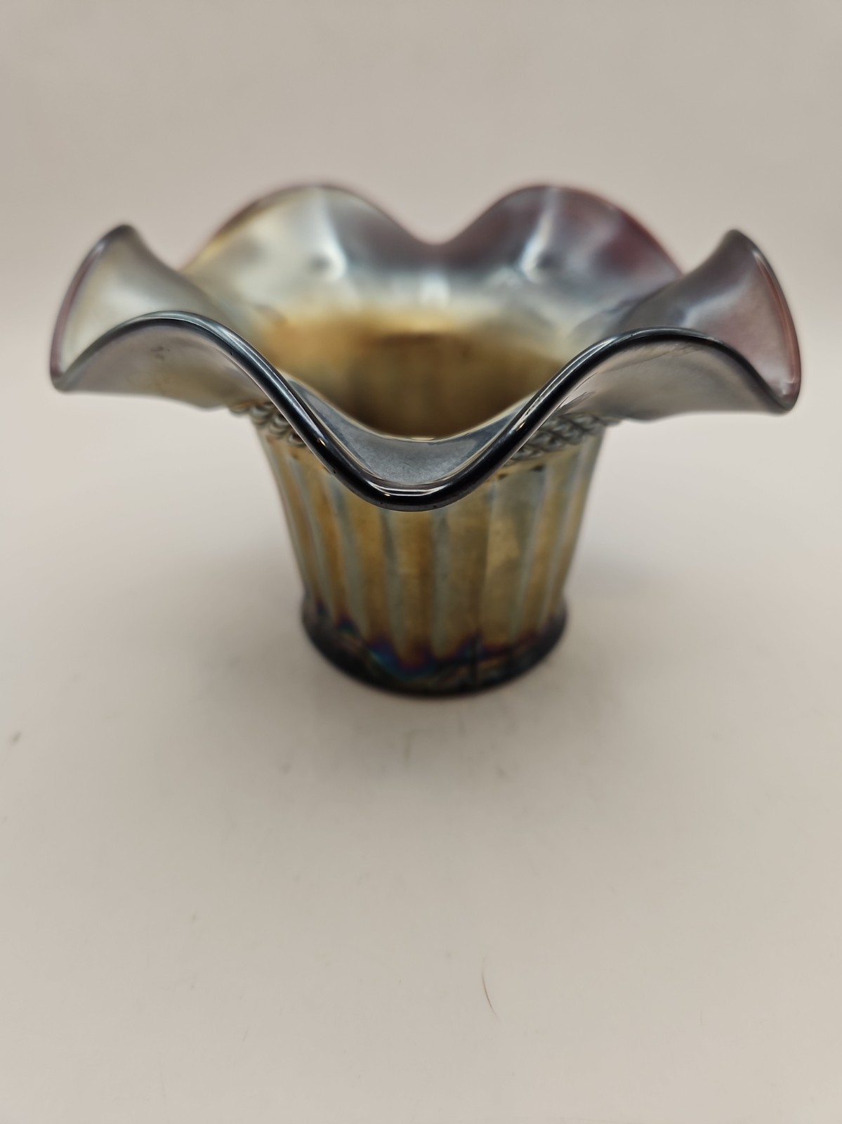 NORTHWOOD AMETHYST CARNIVAL GLASS WITH RUFFLED RIM 5 1/4\ NORTHWOOD AMETHYST CARNIVAL GLASS WITH RUFFLED RIM 5 1/4\