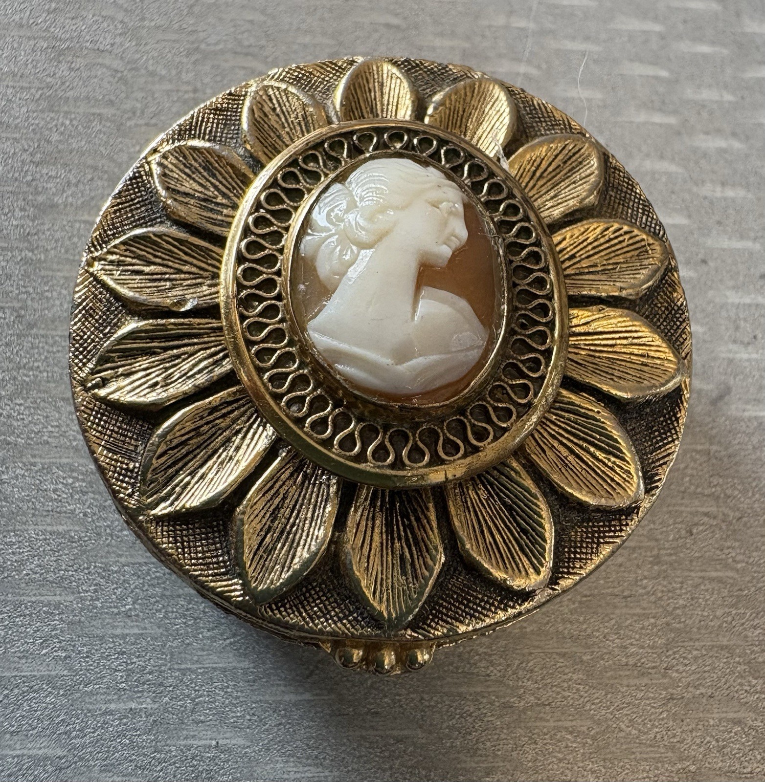 Vintage Real Cameo Solid Perfume Compact Hand Carved Shell Creme Concreta 1.5\