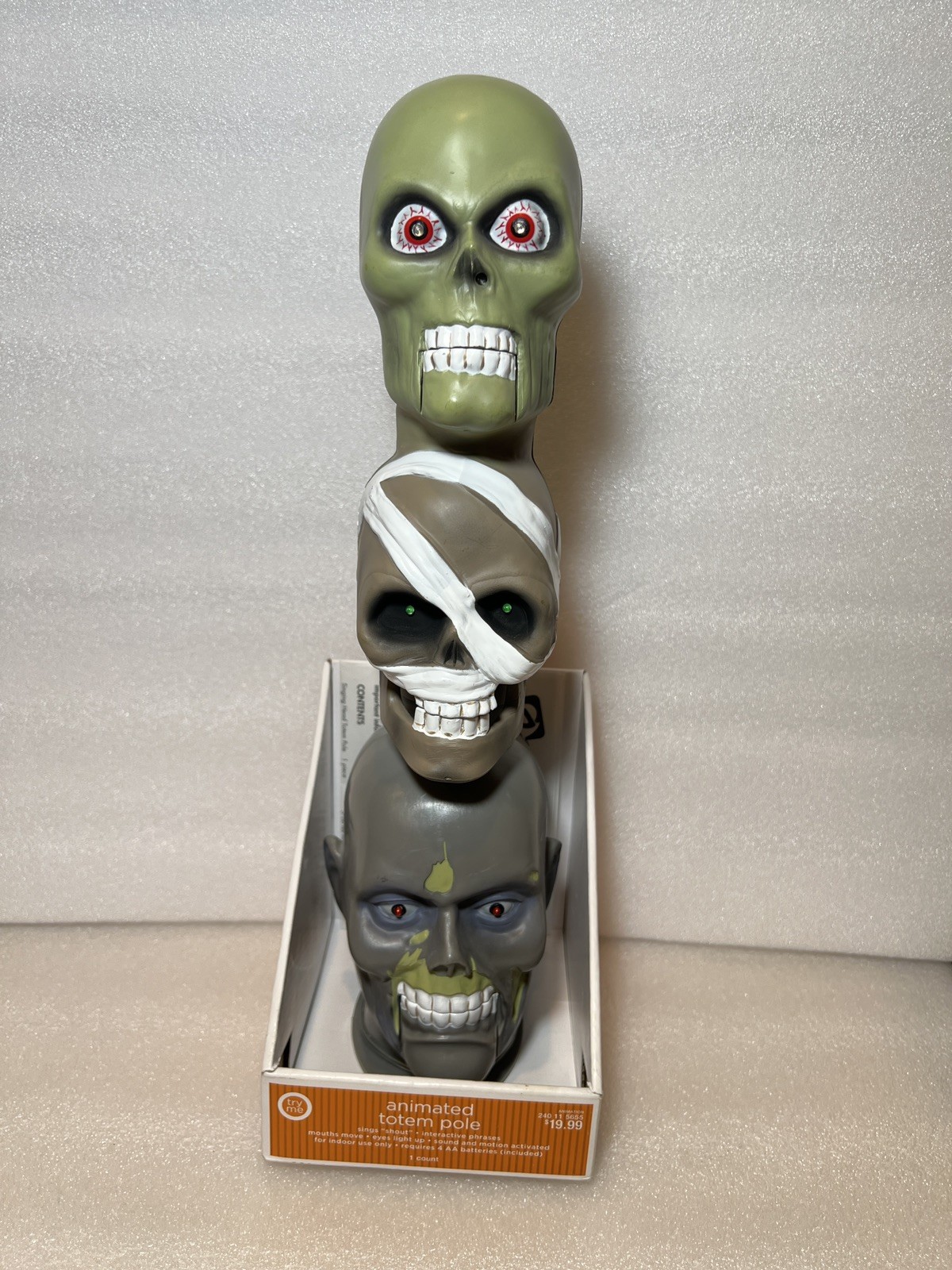 2009 Gemmy Zombie totem pole Skull Trio Singers Halloween Glowing Eyes Light Up