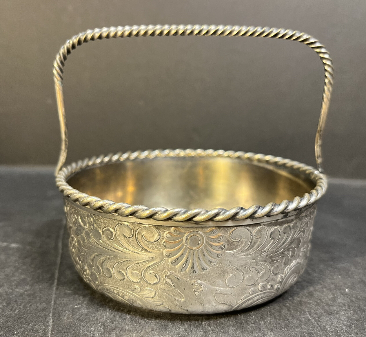 VTG Acme Quadruple Silver Plate Embossed Floral Candy Basket Boston w/ Handle 32