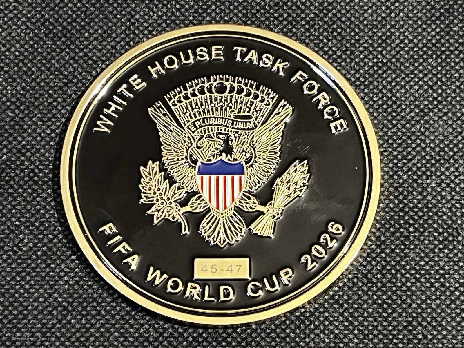 🔥 EXTREMELY RARE WHITE HOUSE TASK FORCE FIFA WORLD CUP 2026 COIN TRUMP 45-47 🔥