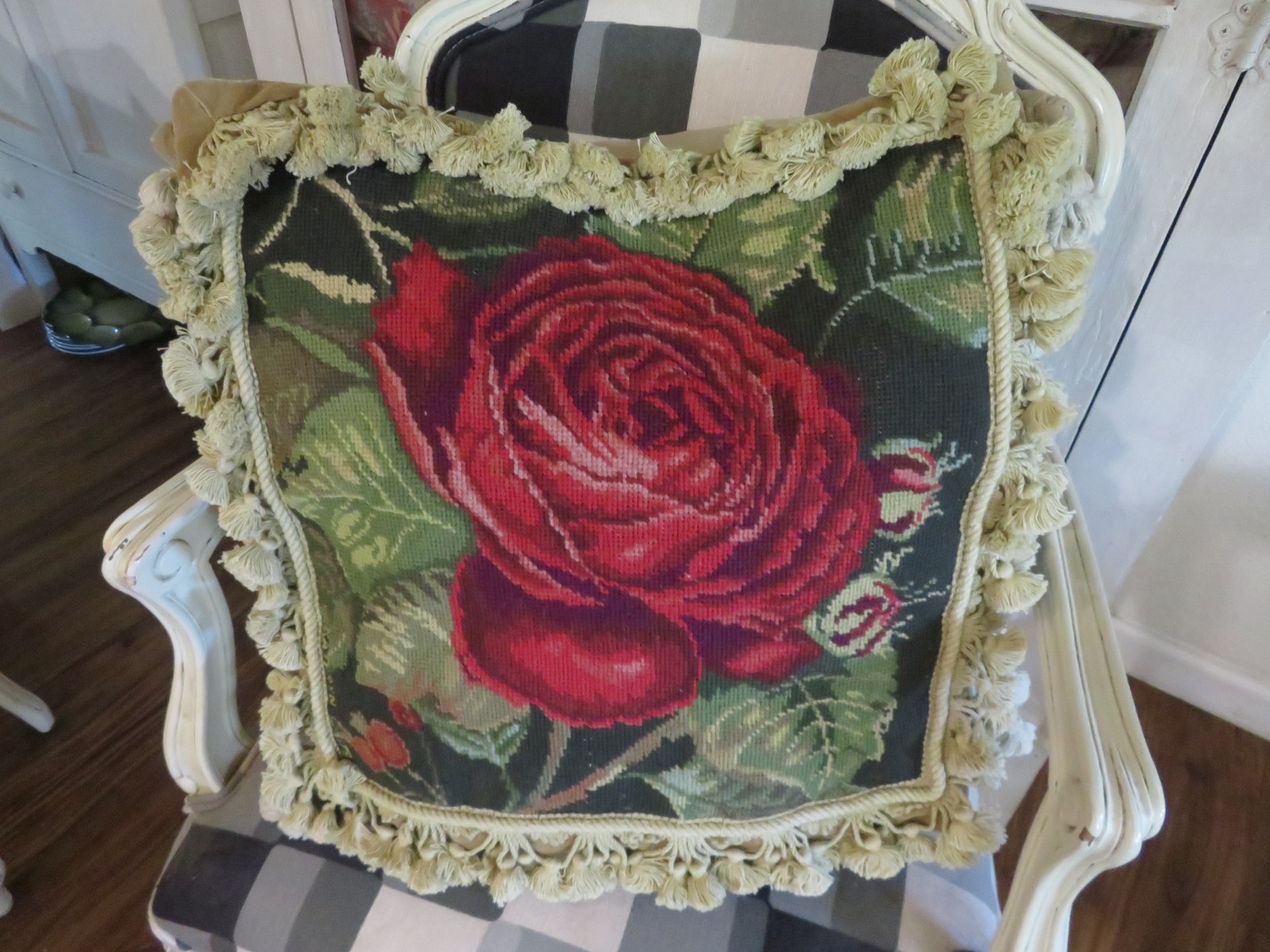 Gorgeous Aubusson style BIG RED CABBAGE ROSE Needlepoint Pillow NWOT Handmade