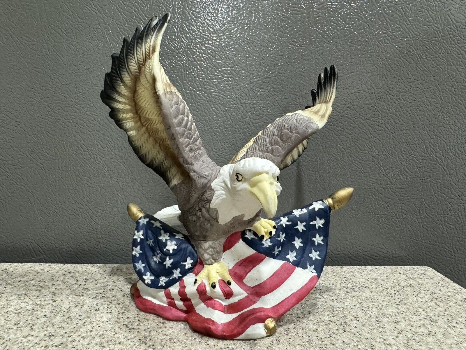 Patriotic American Bald Eagle USA Stars & Stripes Flag Ceramic Figurine in EUC