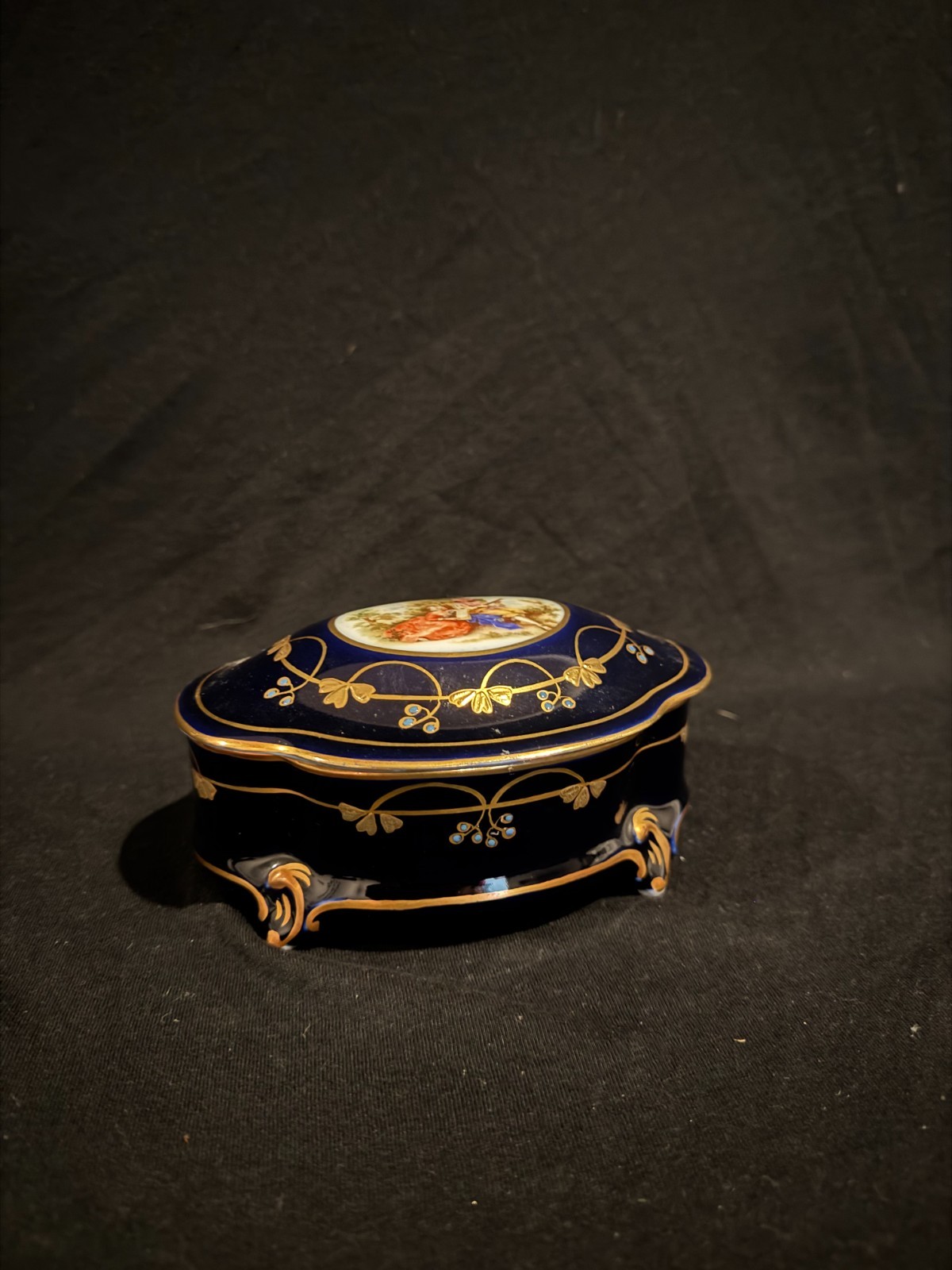 Vintage Cobalt Blue Porcelain Trinket Box Gold Filigree Romantic Pastoral Scene Vintage Cobalt Blue Porcelain Trinket Box Gold Filigree Romantic Pastoral Scene