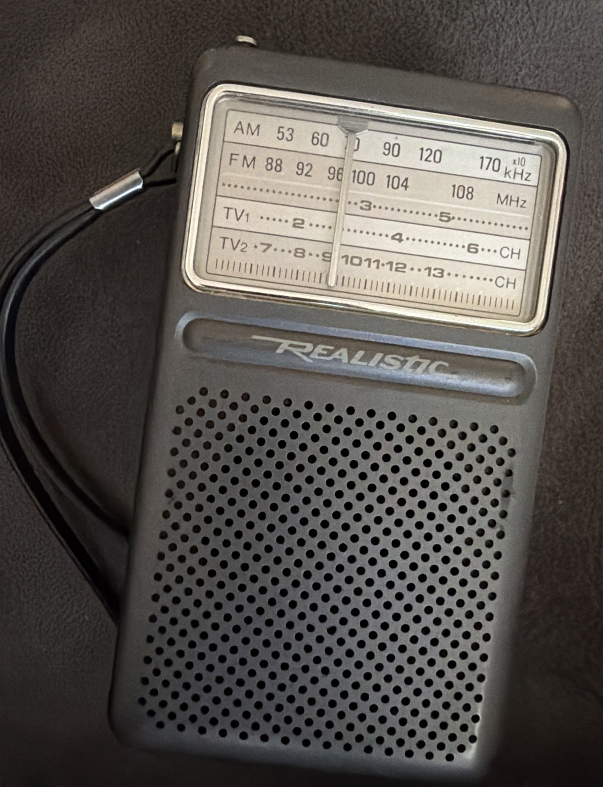 Vintage REALISTIC Hand Held AM/FM Radio RADIO SHACK #12-614