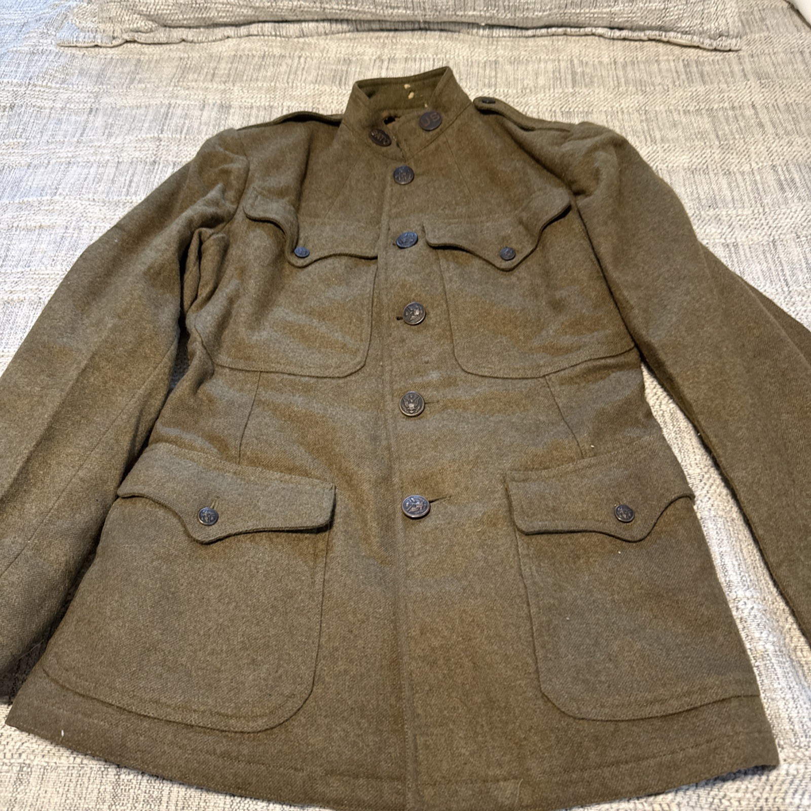 Authentic 1917 WWI “doughboy” Army Coat Small-medium Size. Please Read Descrip. Authentic 1917 WWI “doughboy” Army Coat Small-medium Size. Please Read Descrip.