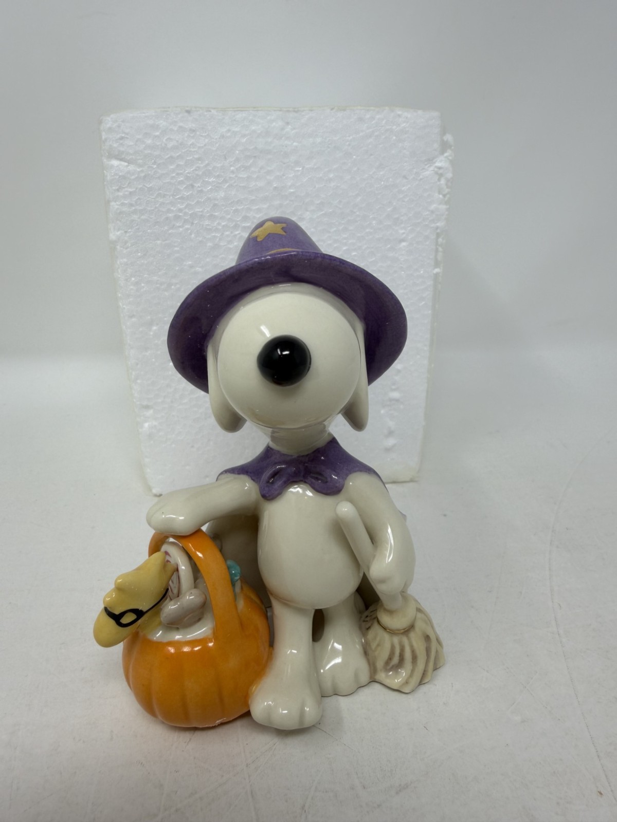 New Lenox Peanuts Snoopy Bewitching Treats Figurine