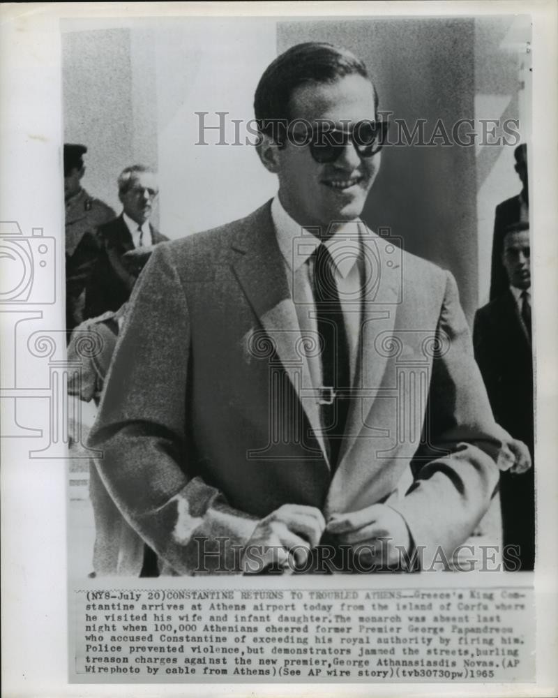 1965 Press Photo Greece\'s King Constantine arrives at Athens airport
