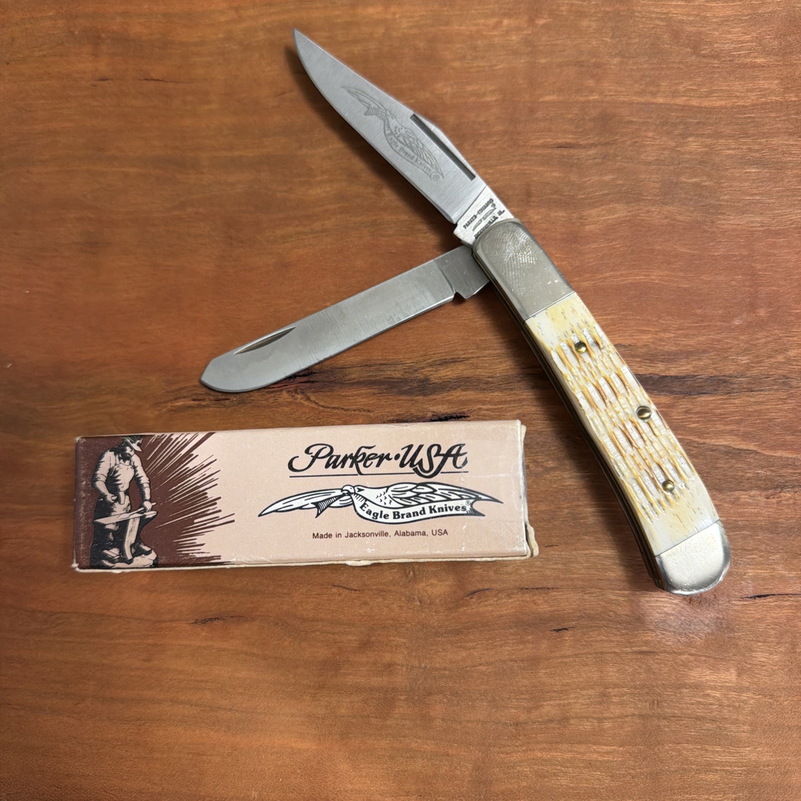 Beautiful New In Box Large Bone Handle Trapper Parker Edwards USA Knife