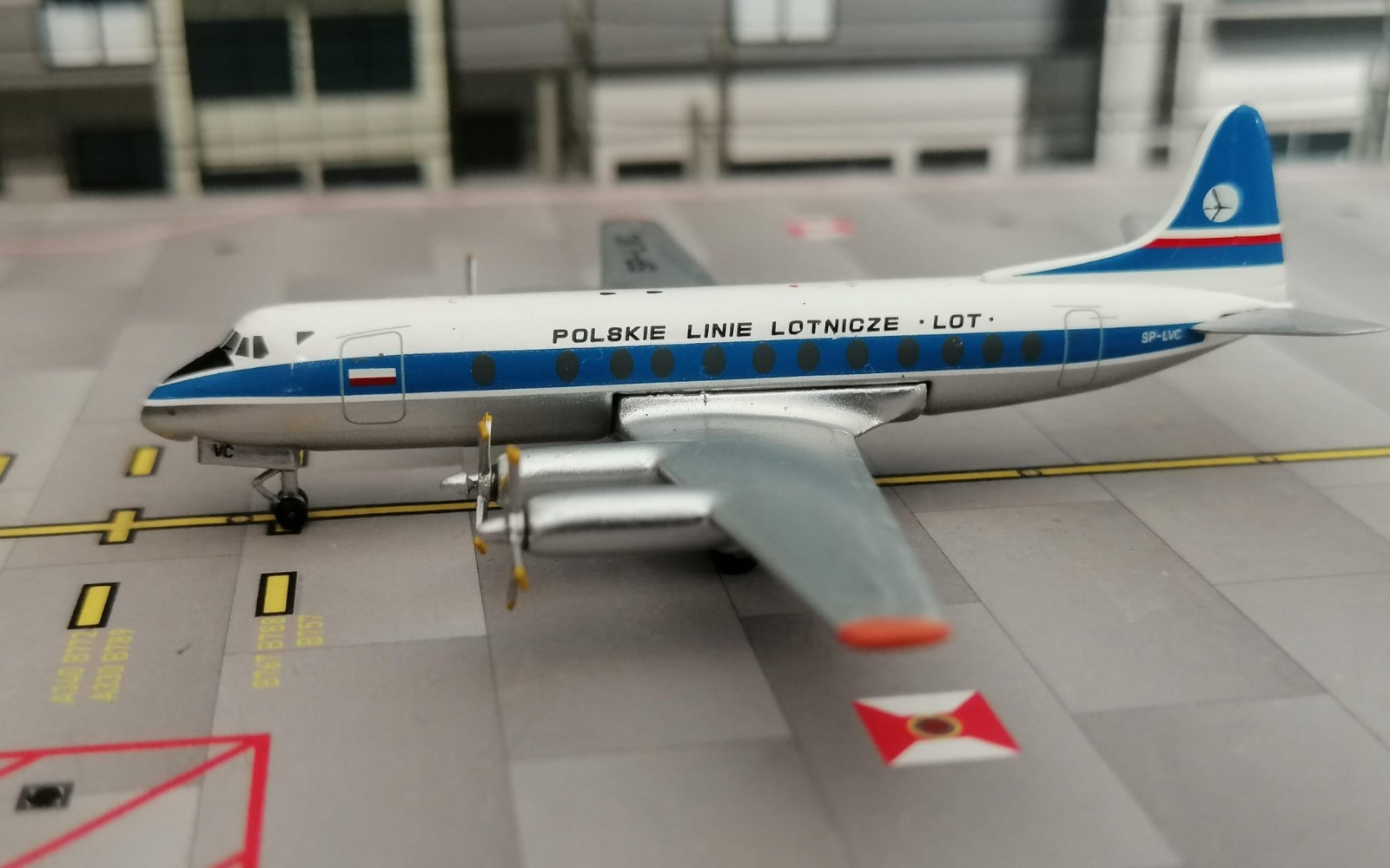 LOT Polish Vickers Viscount SP-LVC 1/400 by Aeroclassics. BRAND NEW