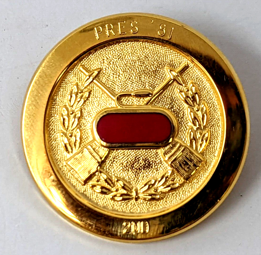 VTG Esco 1981 Pres '81 2nd Curling Team Bonspiel Award Gold Tone Lapel Pin RJ22