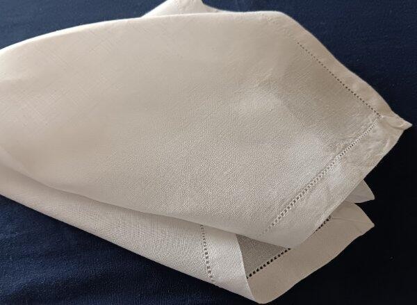 Set 8 Vintage Pure Irish Linen Napkins Oxford Hemstitch Luncheon 13\