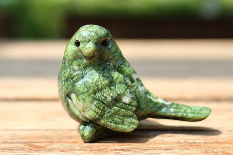 1pc Natural Green Jade Quartz Carved Bird Skull Crystal Reiki Decor Gift 2.4\'\'